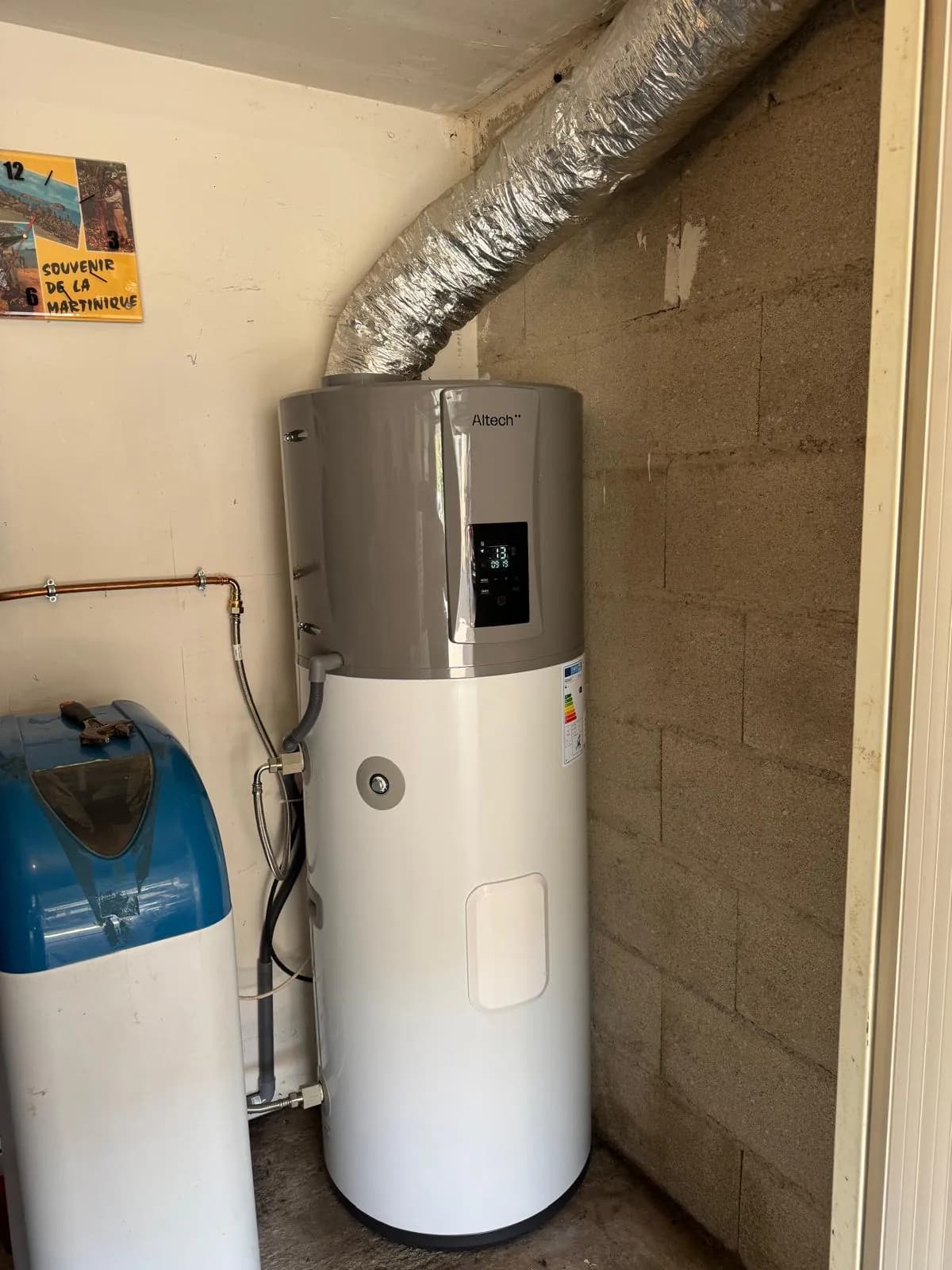 Chauffe-eau thermodynamique raccordé à des gaines d'air